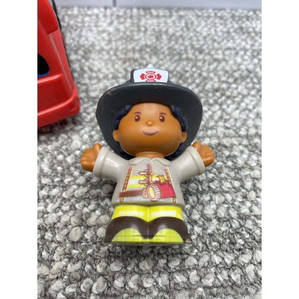 Fisher Price‎ Little People Fire Truck Plus Person Nice Set Preschool Early Fun